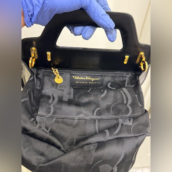 Ferragamo Gancini Wanda with crossbody strap vintage - Picture 10 of 17